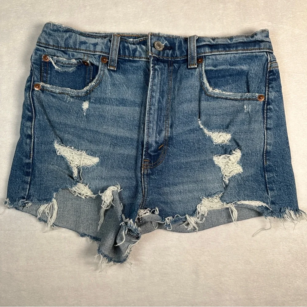 Abercrombie and Fitch the mom short high rise‎ distressed Jean denim cut off